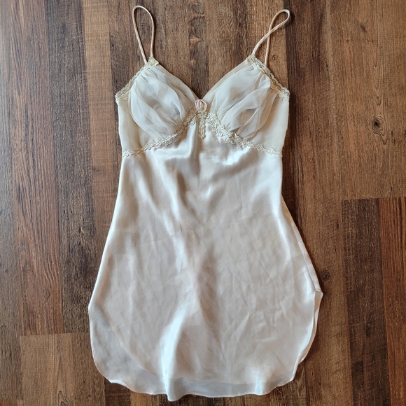 delicates Dresses & Skirts - Vintage Delicates Off White Slip Dress